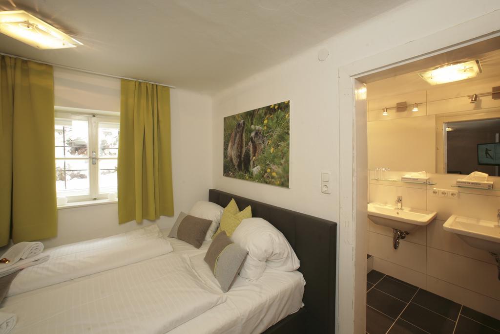 צל-אם-זי Lake And Cityhotel Edelweiss - Self Check In חדר תמונה