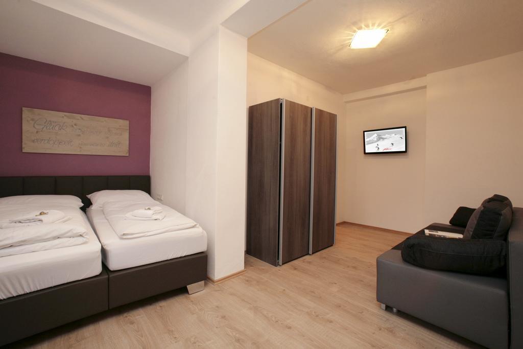 צל-אם-זי Lake And Cityhotel Edelweiss - Self Check In חדר תמונה