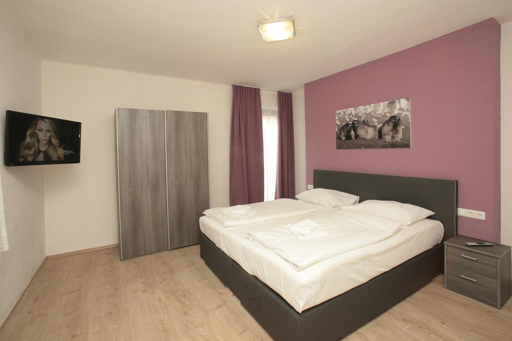 צל-אם-זי Lake And Cityhotel Edelweiss - Self Check In חדר תמונה